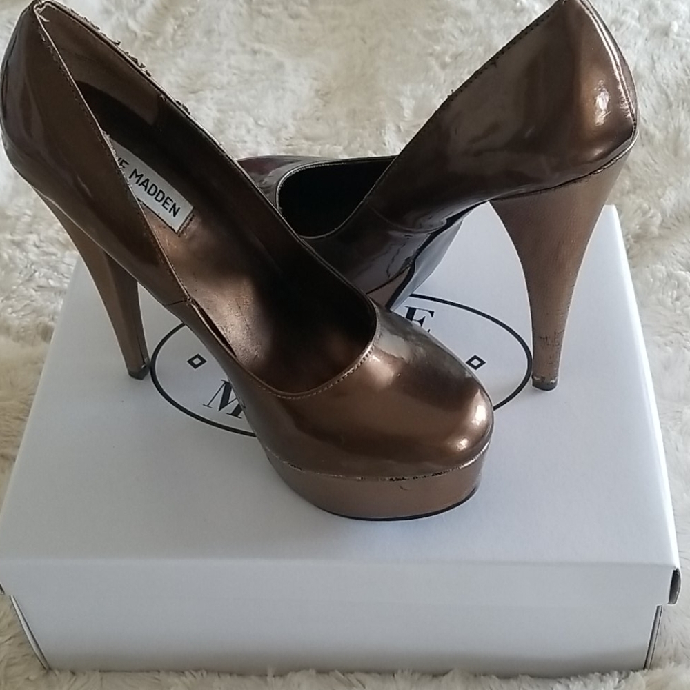 Steve madden brown pumps